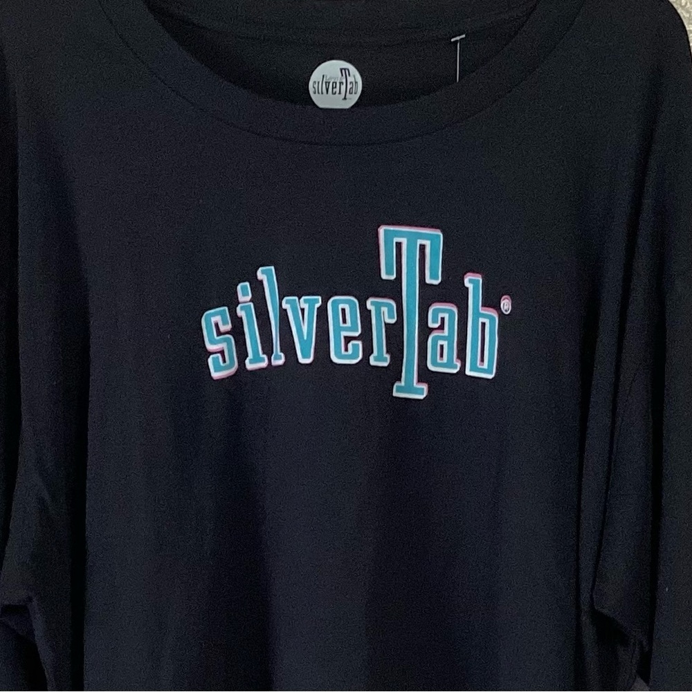 Levi’s Silver Tab Black Crop Tee.  NWT.  Size XL - Picture 3 of 4